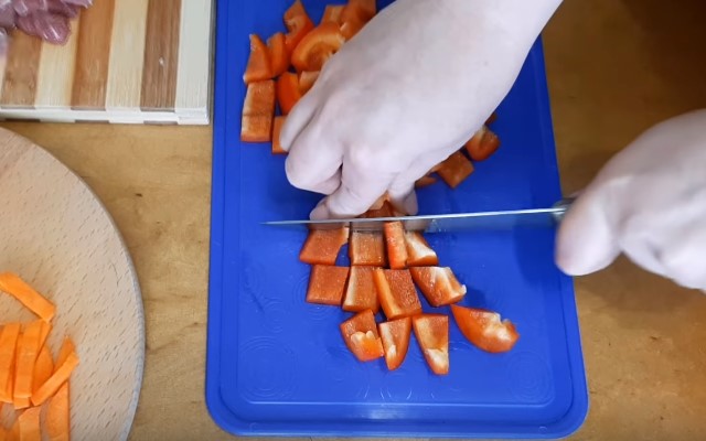 Гуляш зі свинини з підливою — 7 простих і смачних рецептів