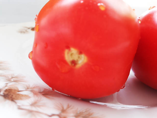 Помідори консервовані з виноградом на зиму – найсмачніший рецепт “Пальчики оближеш”