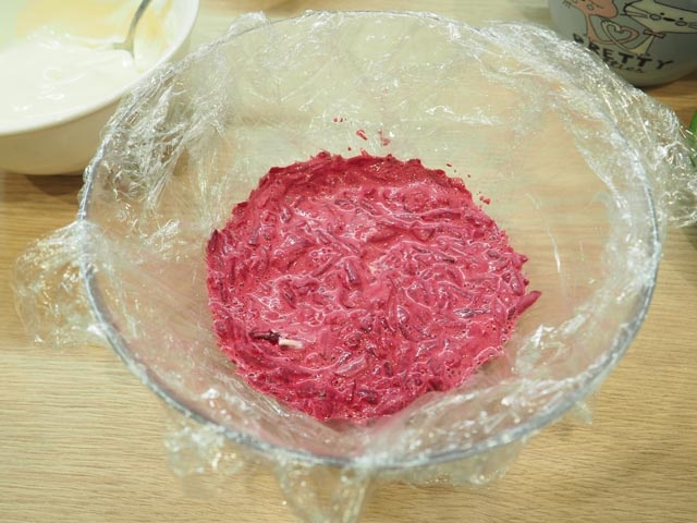 Салат Оселедець під шубою — 11 класичних рецептів з описом послідовності шарів