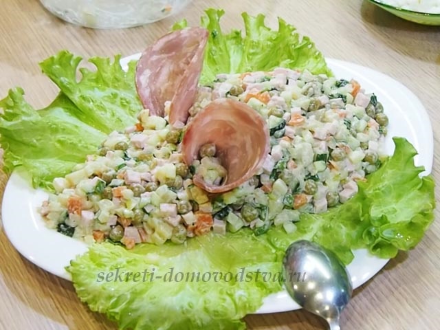 Салати у вигляді щури або миші на Новий Рік 2020: цікаві і нові рецепти