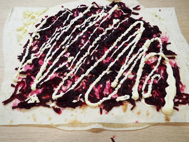 Салат Оселедець під шубою — 11 класичних рецептів з описом послідовності шарів