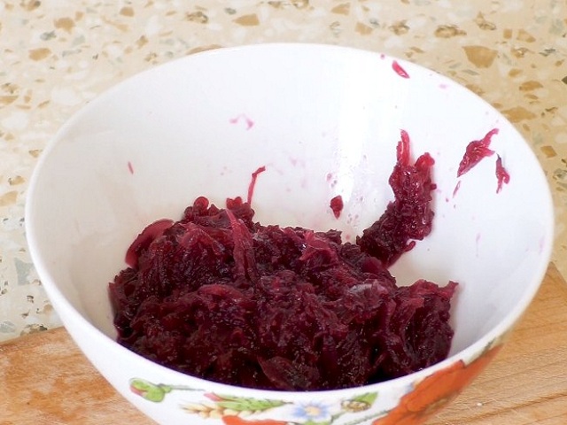 Бутерброди з оселедцем — прості і смачні рецепти для святкового столу