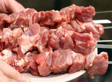 Шашлик зі свинини і найсмачніші маринади. 6 рецептів маринаду, щоб м’ясо було м’яким