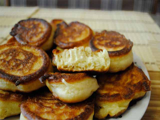 Пишні оладки на кефірі – 10 кращих і перевірених рецептів з фото і відео