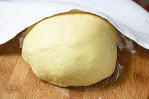 Як приготувати тісто на вареники на воді (6 смачних рецептів)