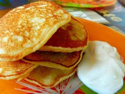 Товсті млинці на кефірі – смачні рецепти