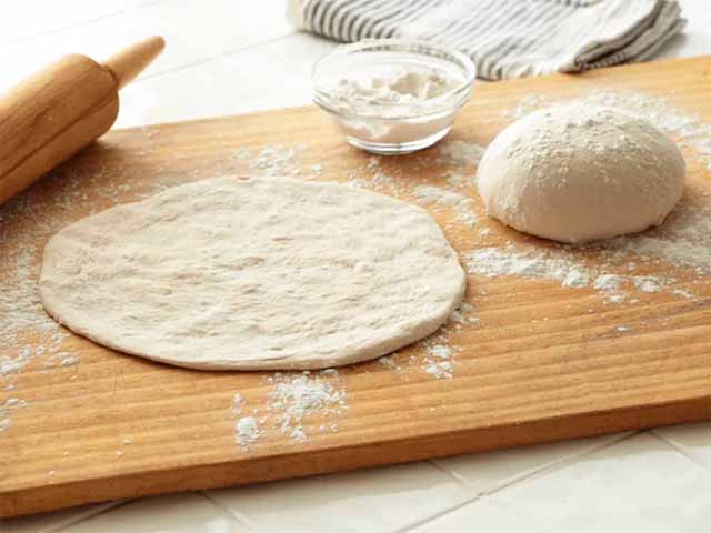 Тісто для піци – 10 простих і смачних рецептів в домашніх умовах