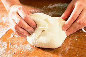 Тісто для пельменів на мінеральній воді: тонкощі приготування