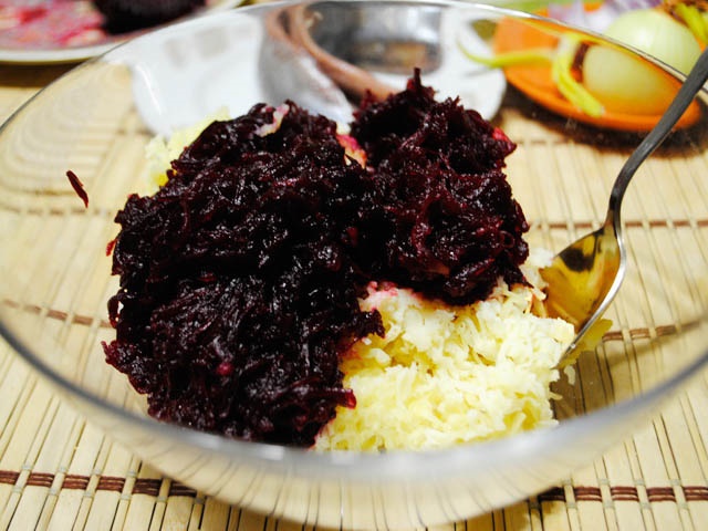 Салат Оселедець під шубою — 11 класичних рецептів з описом послідовності шарів