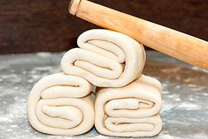 Тісто для пельменів без яєць: 6 рецептів