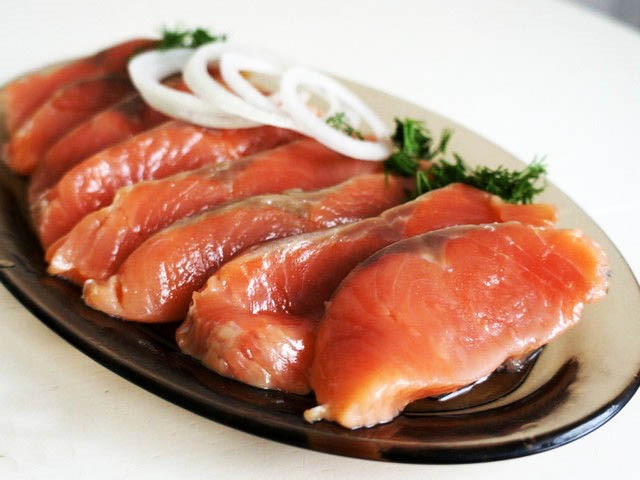 Як засолити горбушу — 7 смачних і швидких рецептів засолу в домашніх умовах