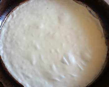 Тонкі млинці з дірочками на молоці – покроковий рецепт з фото