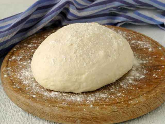 Тісто для піци – 10 простих і смачних рецептів в домашніх умовах