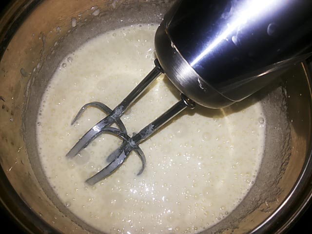 Прості торти в домашніх умовах: рецепти торта зі сметанним кремом з фото покроково