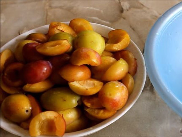 Варення зі сливи — прості домашні рецепти сливового варення на зиму