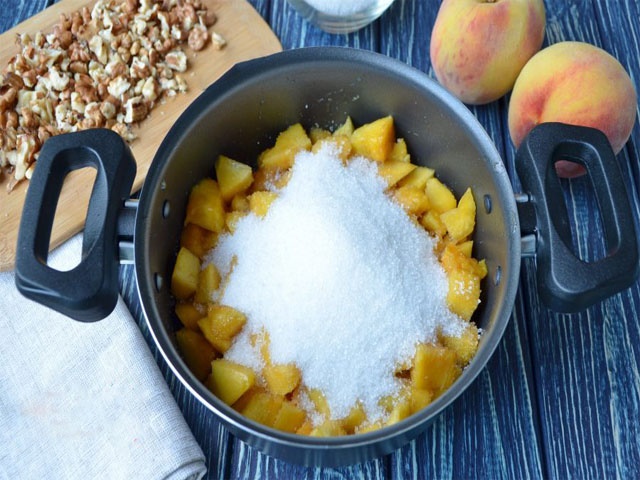 Варення з персиків — прості рецепти заготівлі на зиму