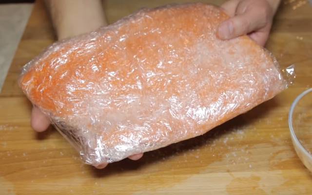 Сьомга, солона в домашніх умовах простими способами: солимо смачно і швидко