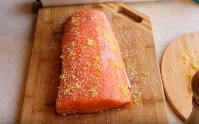 Сьомга, солона в домашніх умовах простими способами: солимо смачно і швидко