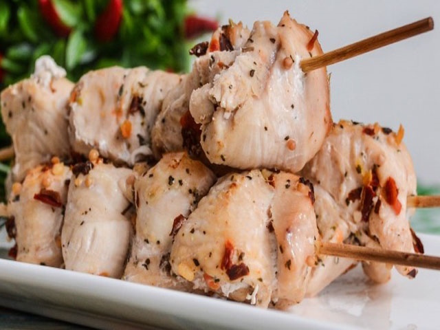 Шашлик з курки в духовці — 9 рецептів приготування на шпажках