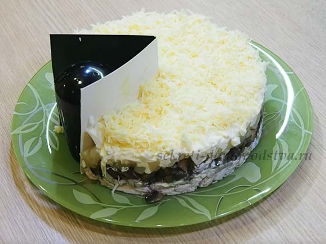 Салати у вигляді щури або миші на Новий Рік 2020: цікаві і нові рецепти