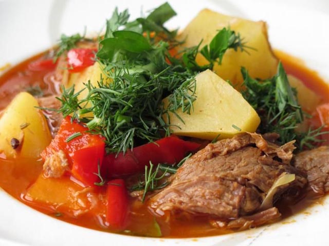 Шурпа з баранини по-узбецьки в домашніх умовах – 3 класичних покрокових рецепта