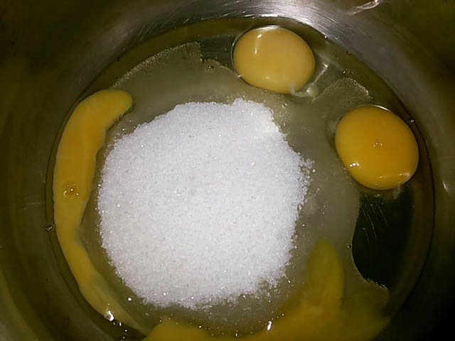 Шарлотка з яблуками в духовці, 5 простих рецептів з фото покроково