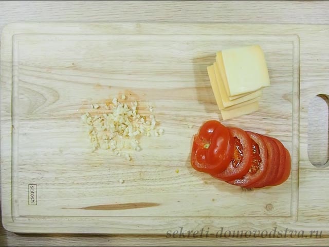 Курка з картоплею, запечена в рукаві в духовці — найсмачніший рецепт