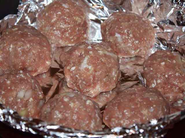 Тефтелі з підливою – 8 кращих кулінарних рецептів