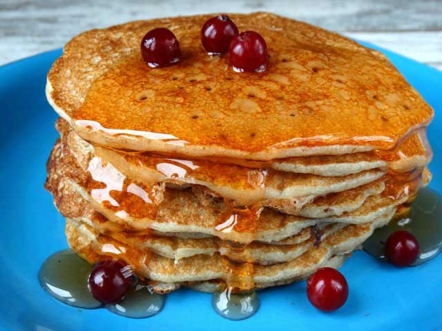 Млинці на молоці – 20 найсмачніших покрокових рецептів з фото і відео