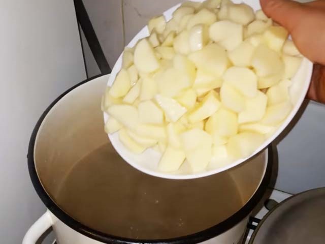 Борщ класичний — 8 рецептів приготування холодного і гарячого супу