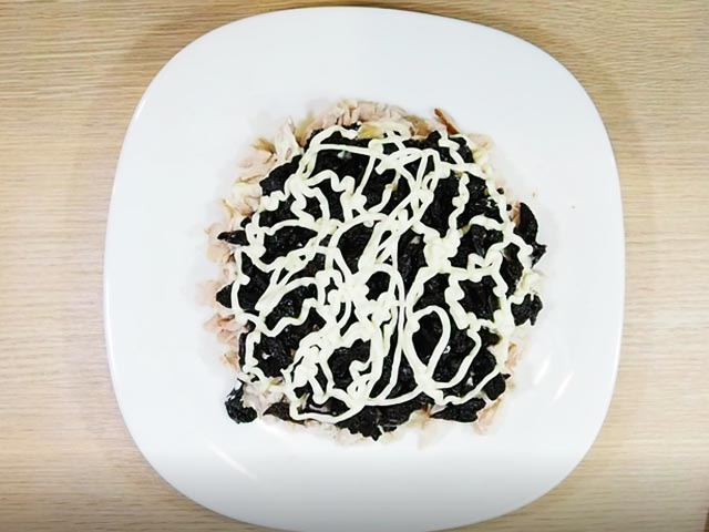 Салат на Новий рік 2020, який зметуть зі столу самим першим