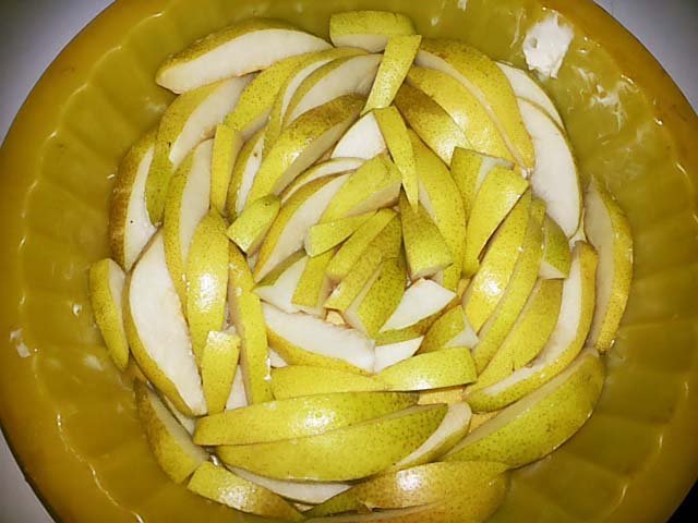 Грушевий пиріг – 4 простих і смачних домашніх рецепта