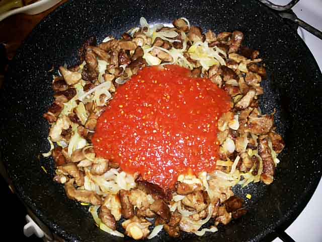 Азу по – татарськи з солоними огірками, покроковий рецепт з фото і відео