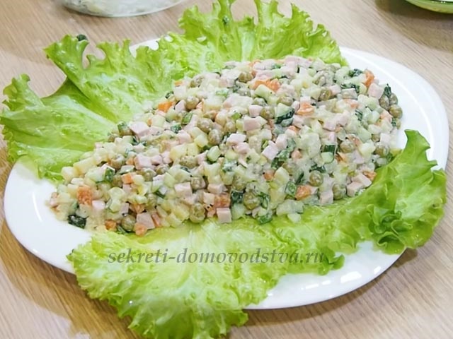 Салати у вигляді щури або миші на Новий Рік 2020: цікаві і нові рецепти