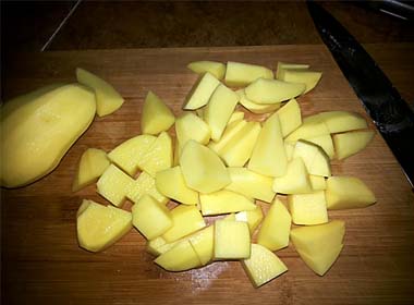 Як приготувати смачну тушковану картоплю без м’яса. Покроковий рецепт з фото