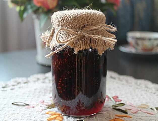 Варення із соснових шишок — корисні властивості і 9 способів його приготувати