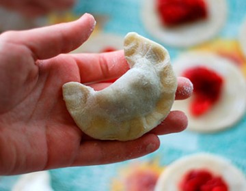 Пишне тісто для вареників на кефірі: як правильно зробити і 6 рецептів