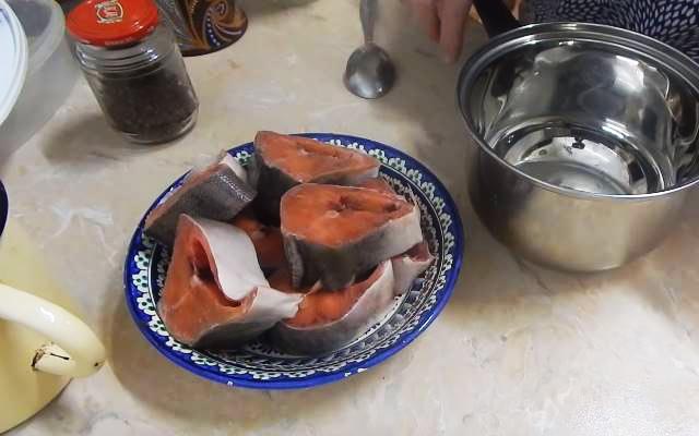 Сьомга, солона в домашніх умовах простими способами: солимо смачно і швидко