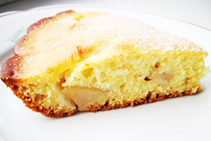 Шарлотка на сметані з яблуками: класичний рецепт