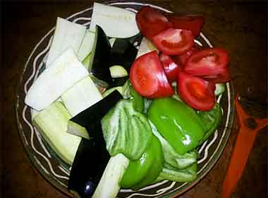 Риба запечена в духовці з овочами