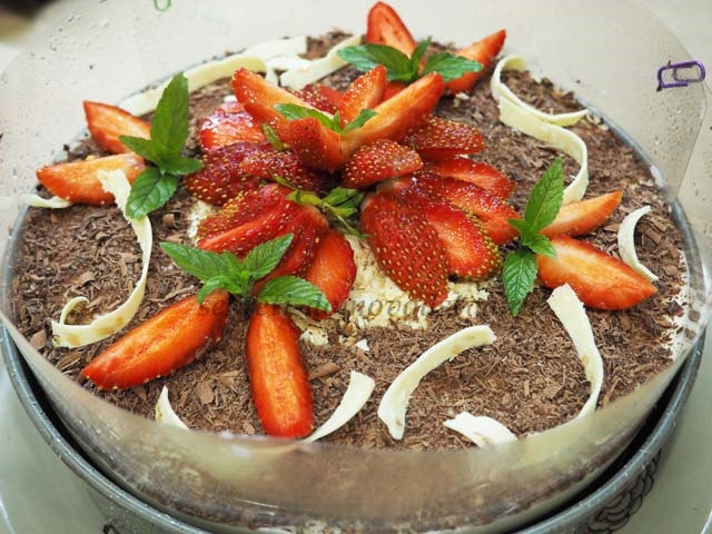 Торт Фрезє — рецепт приготування торта з полуницею в домашніх умовах