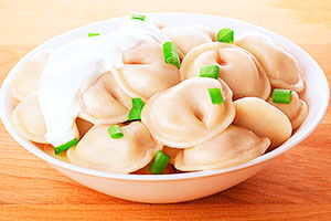 Пельмені з курячого фаршу: 4 домашніх рецепта