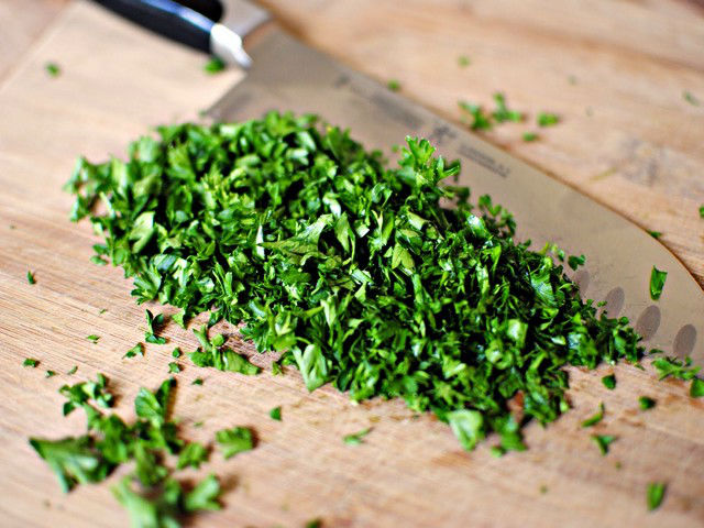 Яйця, фаршировані різними начинками. 12 простих і дуже смачних рецептів