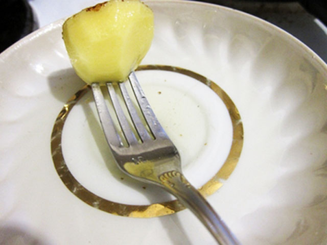 Млинці на молоці – 20 найсмачніших покрокових рецептів з фото і відео