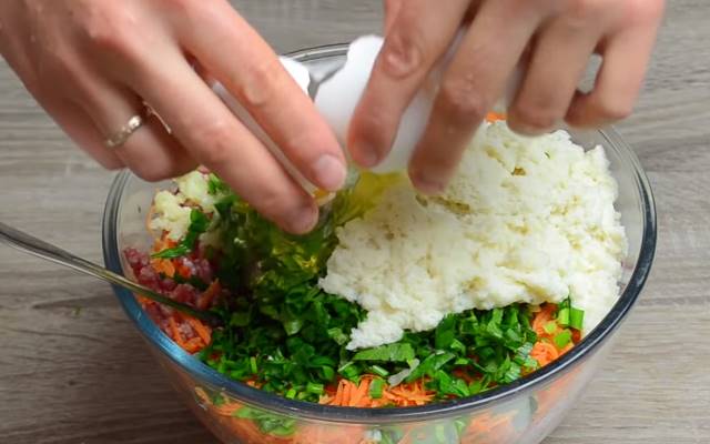 М’ясний рулет з фаршу — 6 рецептів з різними начинками