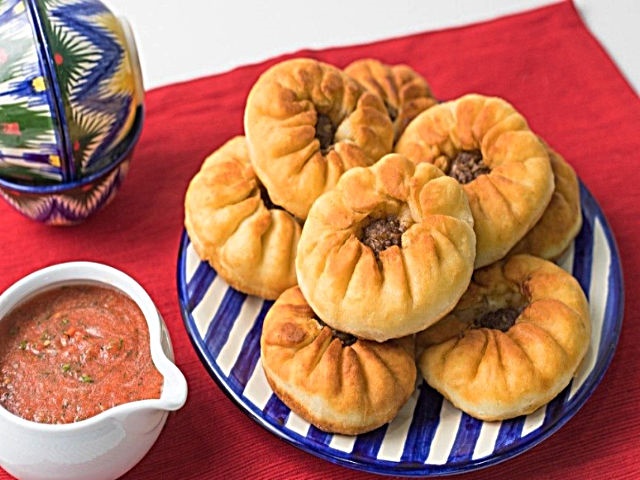 Як приготувати біляші з мясом в духовці. 6 смачних домашніх рецептів