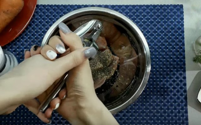 М’ясо з овочами, запечене в духовці — 8 рецептів