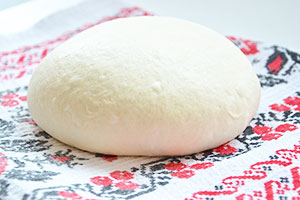 Тісто для пельменів без яєць: 6 рецептів