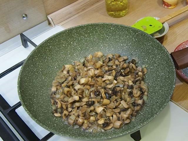 Салати у вигляді щури або миші на Новий Рік 2020: цікаві і нові рецепти