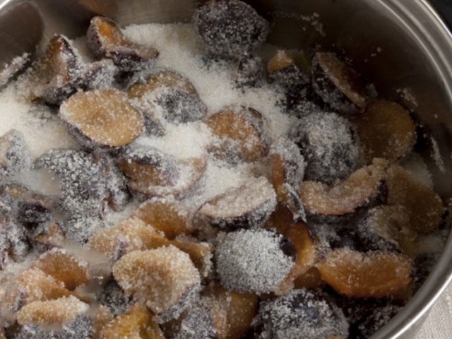 Варення зі сливи — прості домашні рецепти сливового варення на зиму